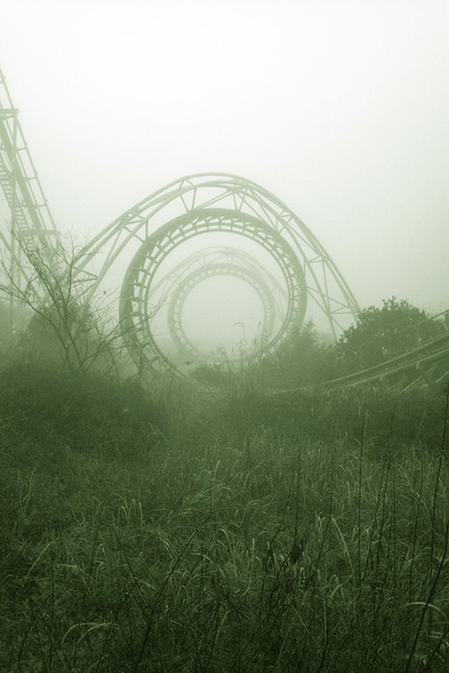 Japan's Abandoned Amusement Park