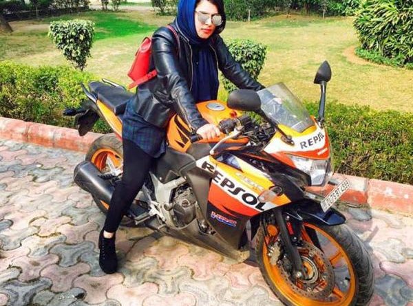 This hijabi motorcyclist is breaking all stereotypes and how! 