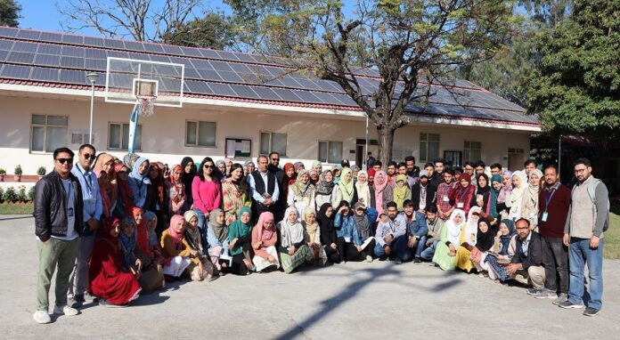 Ladakh Students on Study Tour to IIM Jammu