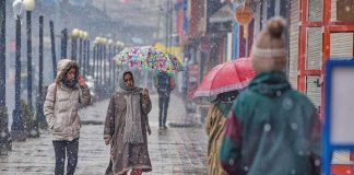 Rain Lash Plains Of Kashmir, Temperature Dips