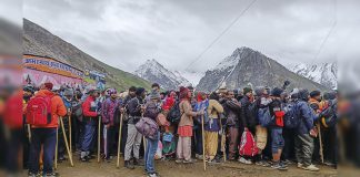 Amarnath Yatra continues as another batch of 1221 pilgrims leaves for Kashmir