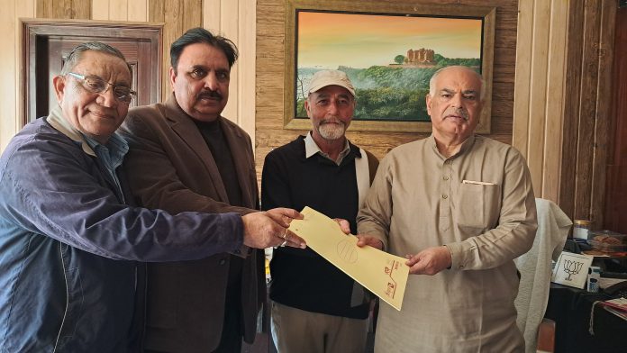 DADAA delegation call on Ashok Koul, submits memo