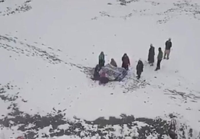 Kupwara: Woman delivers baby on snow-covered road; Locals blame administrative negligence