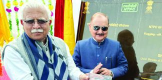 Khattar inaugurates NTPC Green Hydrogen Mobility Project in Leh