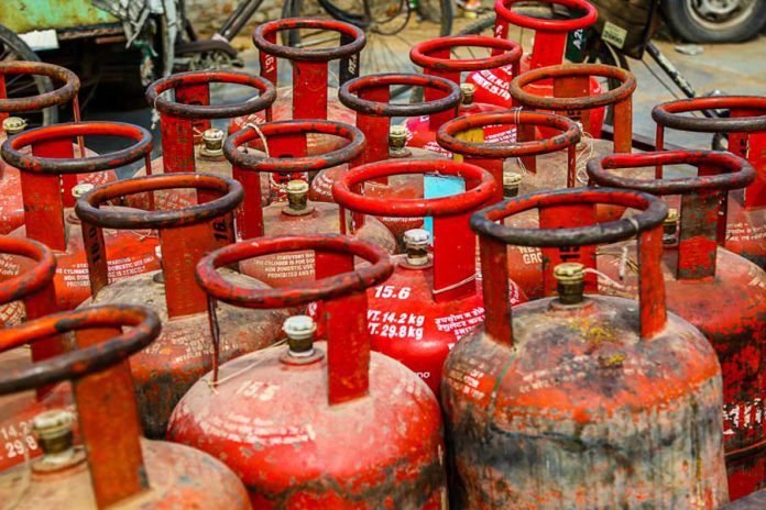 ATF price cut by 1.5%, Commercial LPG rates reduced by Rs 14.5