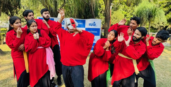 Natrang stages ‘Lamhon Ki Khatah’ to mark World AIDS Day