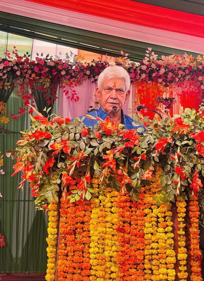 Lieutenant Governor Shri Manoj Sinha attended Satya Deo Singh memorial event at Shri Lal Bahadur Shastri Degree College, Gonda, Uttar Pradesh (3)
