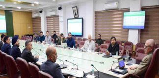 CM highlights J&K flowers’ potential with Kashmir Rail Connectivity CM Omar highlights potential of J&K’s flowers in global markets