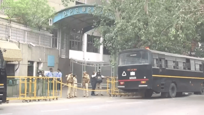 Bomb threat to 40 Delhi schools, Sender demands USD 30,000