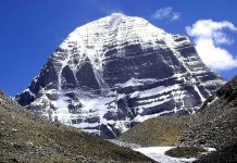 MEA Warns Pilgrims Not to Undertake Kailash Yatra Without Valid Documents