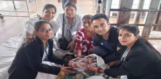 Army doctor delivers baby using pocket knife, hair clips at Jhansi Railway Station