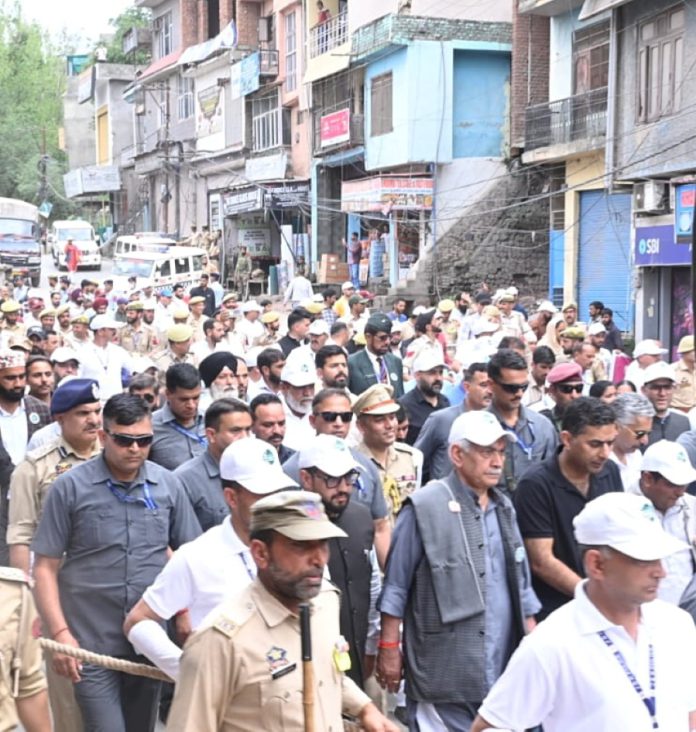 Lieutenant Governor Shri Manoj Sinha Joined Padyatra in Rajouri under Drug-Free JK Campaign (8)