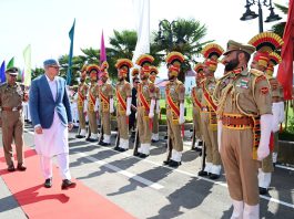 J&K CM Given Guard of Honour as Civil Secretariat Reopens in Srinagar J&K CM Given Guard of Honour as Civil Secretariat Reopens in Srinagar