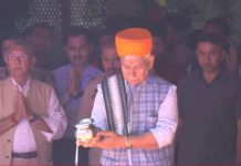 LG Sinha Pays Obeisance at Kheer Bhawani Shrine, Prays for Peace and Harmony in J&K