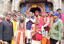 Mukesh Ambani visits Badrinath, Kedarnath Temples