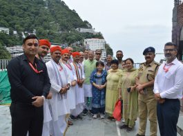 HP Guv Kavinder pays obeisance at Shri Mata Vaishno Devi Shrine