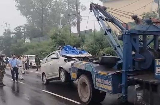 J&K: 5 Amarnath Pilgrims Injured as Vehicle Crashes into Parked Truck in Udhampur