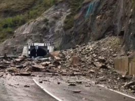 Fresh Landslides Disrupt Jammu-Srinagar Highway; Traffic Restoration Underway